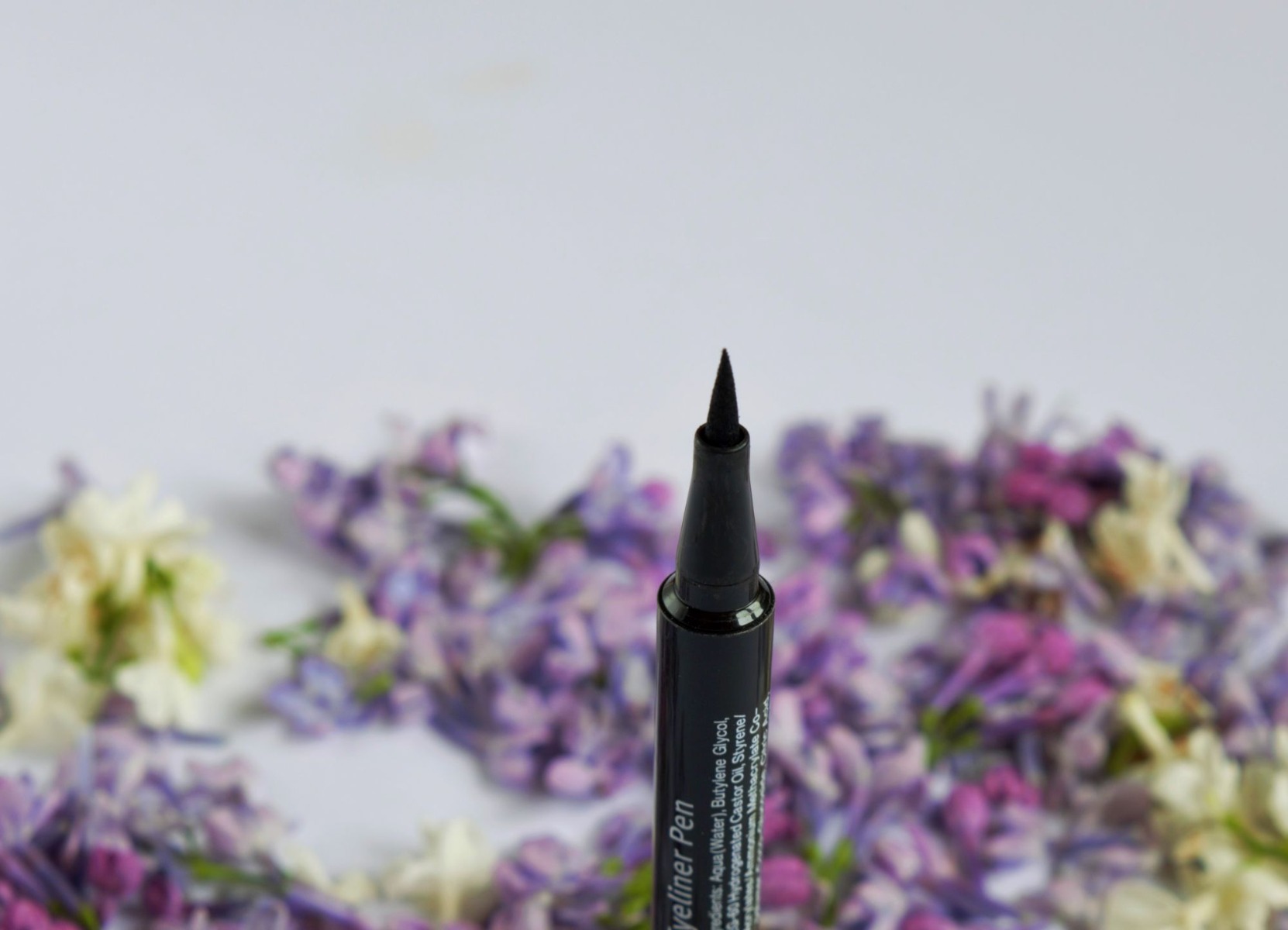 Bút Kẻ Mắt Flormar Màu Đen 001 Black Eyeliner Pen